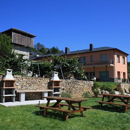 Apartamentos Arcos Del Esva Луарка Екстериор снимка